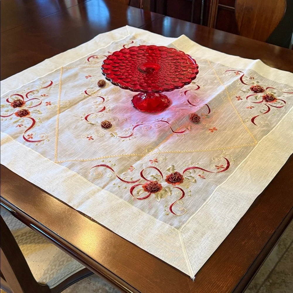 Square Embroidered 3D Floral Table runner Embroidered Floral Cream & Red New